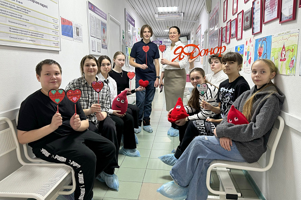 Юные ветеринары познакомились со Службой крови