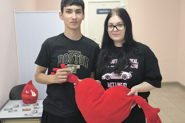 У нас -12000 подписчиков!