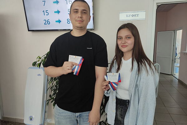 Патриотическая акция, посвященная Дню России, прошла на Окружной станции переливания крови.