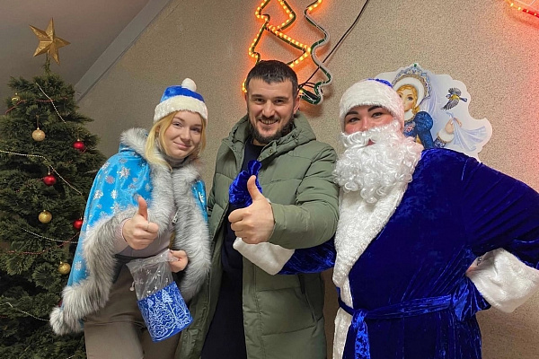 Служба крови Югры поздравила доноров с Новым годом
