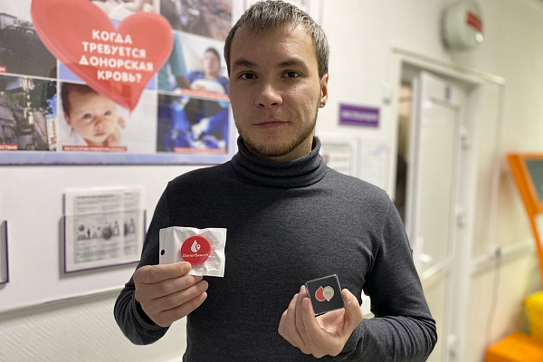 Значки от DonorSearch готовы к вручению
