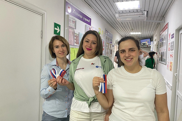 Патриотическая акция, посвященная Дню России, прошла на Окружной станции переливания крови.