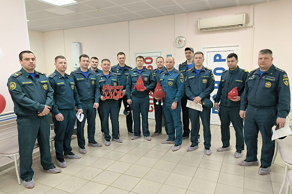 Сотрудники МЧС поддержали акцию единства