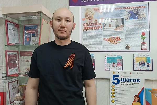 Год единства: югорчане объединились в донорской акции ко Дню Победы