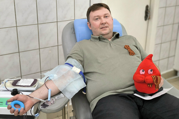 Год единства: югорчане объединились в донорской акции ко Дню Победы